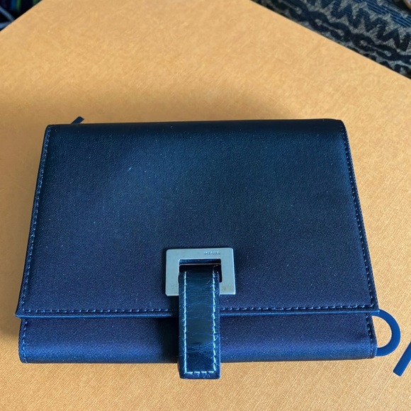 Vintage black wallet! 💋🖤❤️‍🔥 - Picture 1 of 15